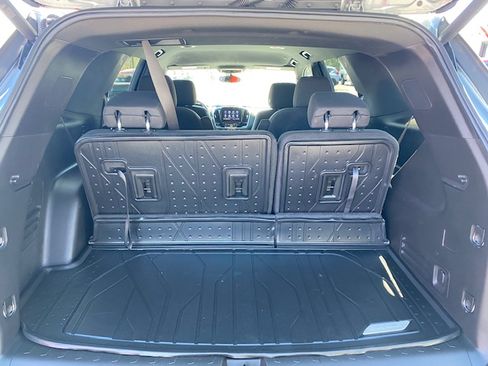 Used 2023 Chevrolet Traverse LT AWD/4WD image 9