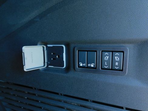 New 2026 Chevrolet Suburban Premier image 48