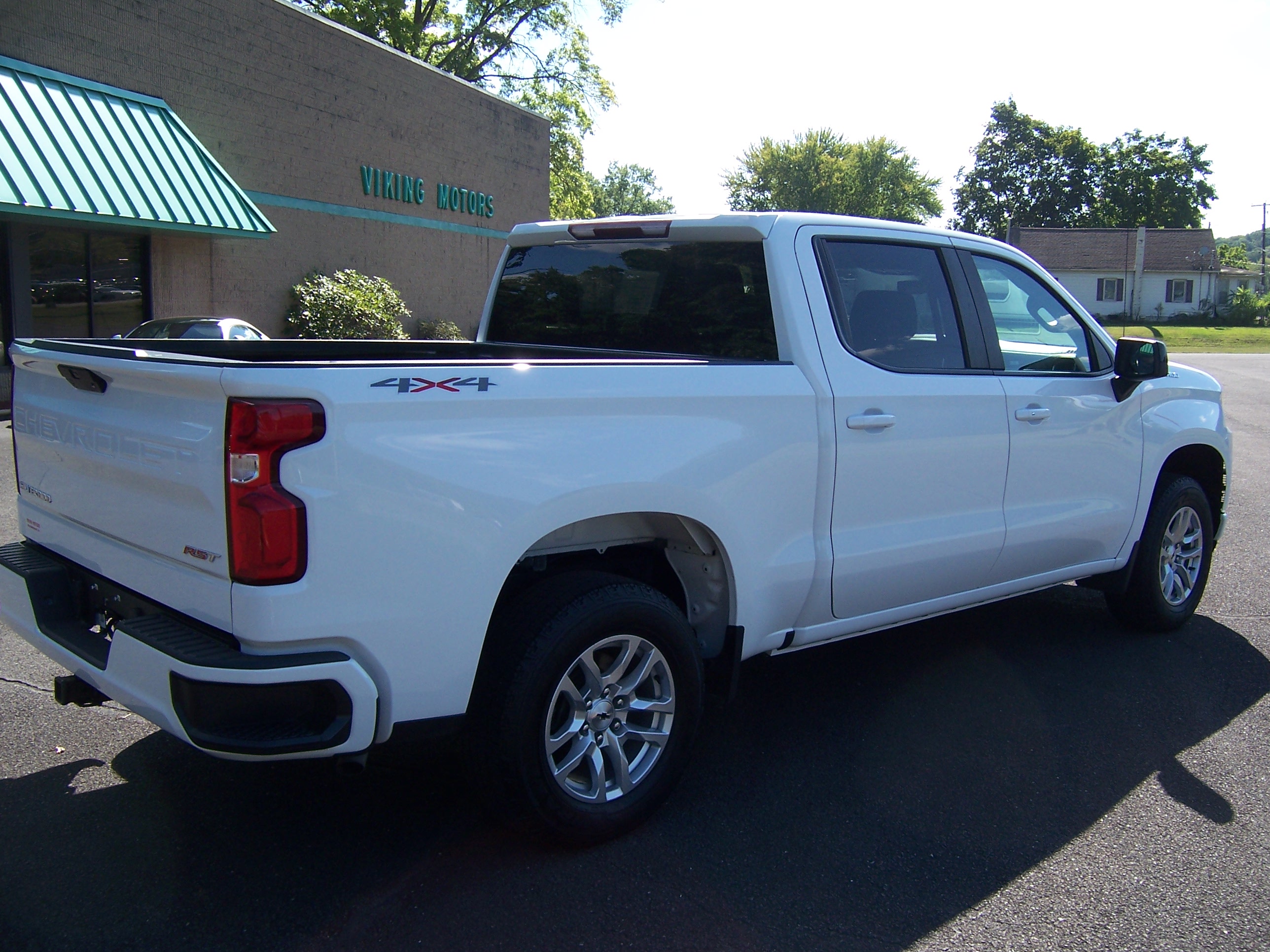 Used 2021 Chevrolet Silverado 1500 RST AWD/4WD image 3