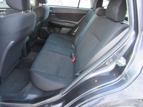 Used 2014 Subaru Impreza 2.0i Premium image 16