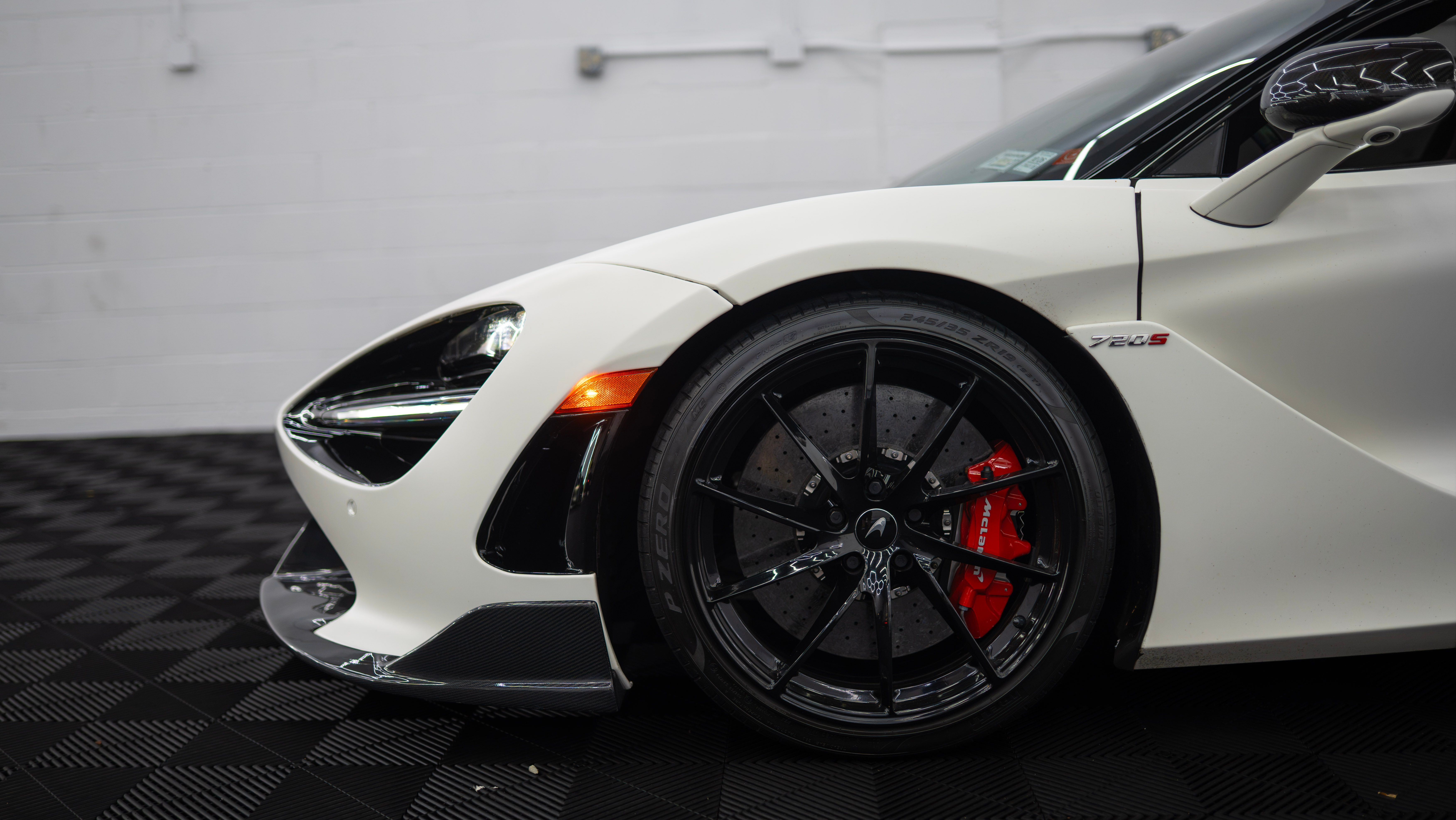 Used 2020 McLaren 720S Spider RWD image 9