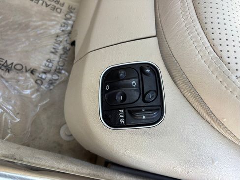 Used 2012 Mercedes-Benz SL 63 AMG image 36