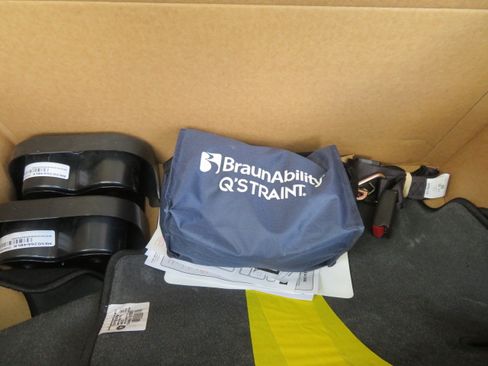 Used 2024 Chrysler Pacifica Touring-L image 45