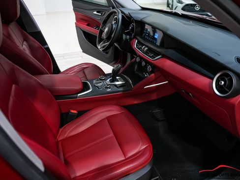 Used 2020 Alfa Romeo Stelvio Sport image 11