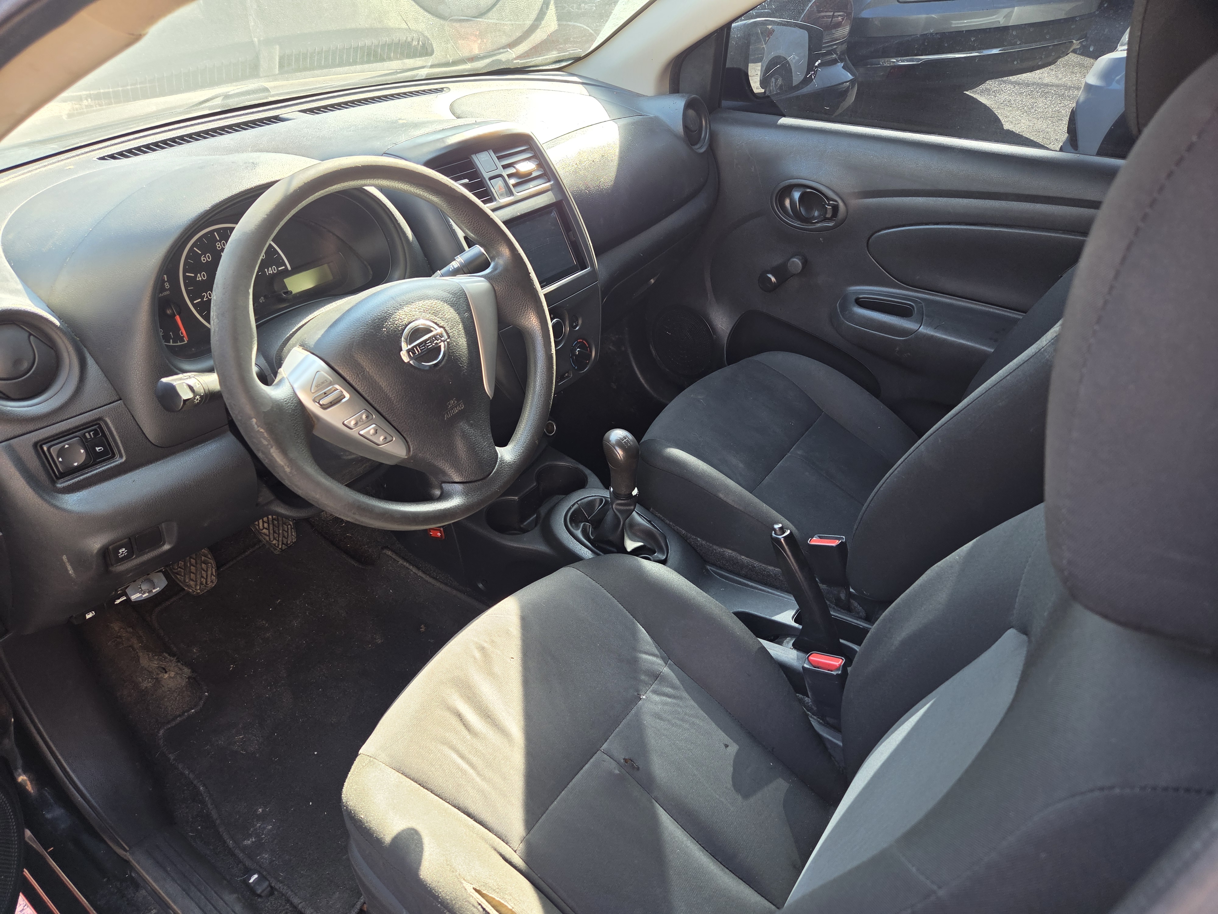 Used 2018 Nissan Versa SV FWD image 5