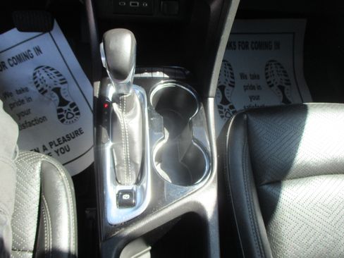 Used 2022 Buick Encore GX Essence FWD image 7