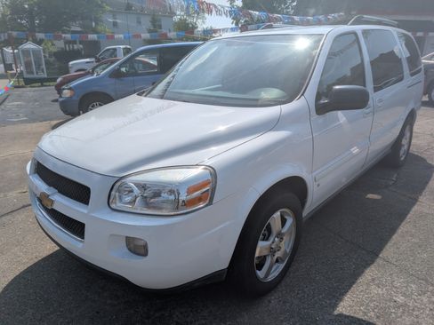Used 2008 Chevrolet Uplander LT image 1
