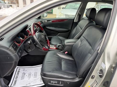 Used 2004 Lexus ES 330 image 4