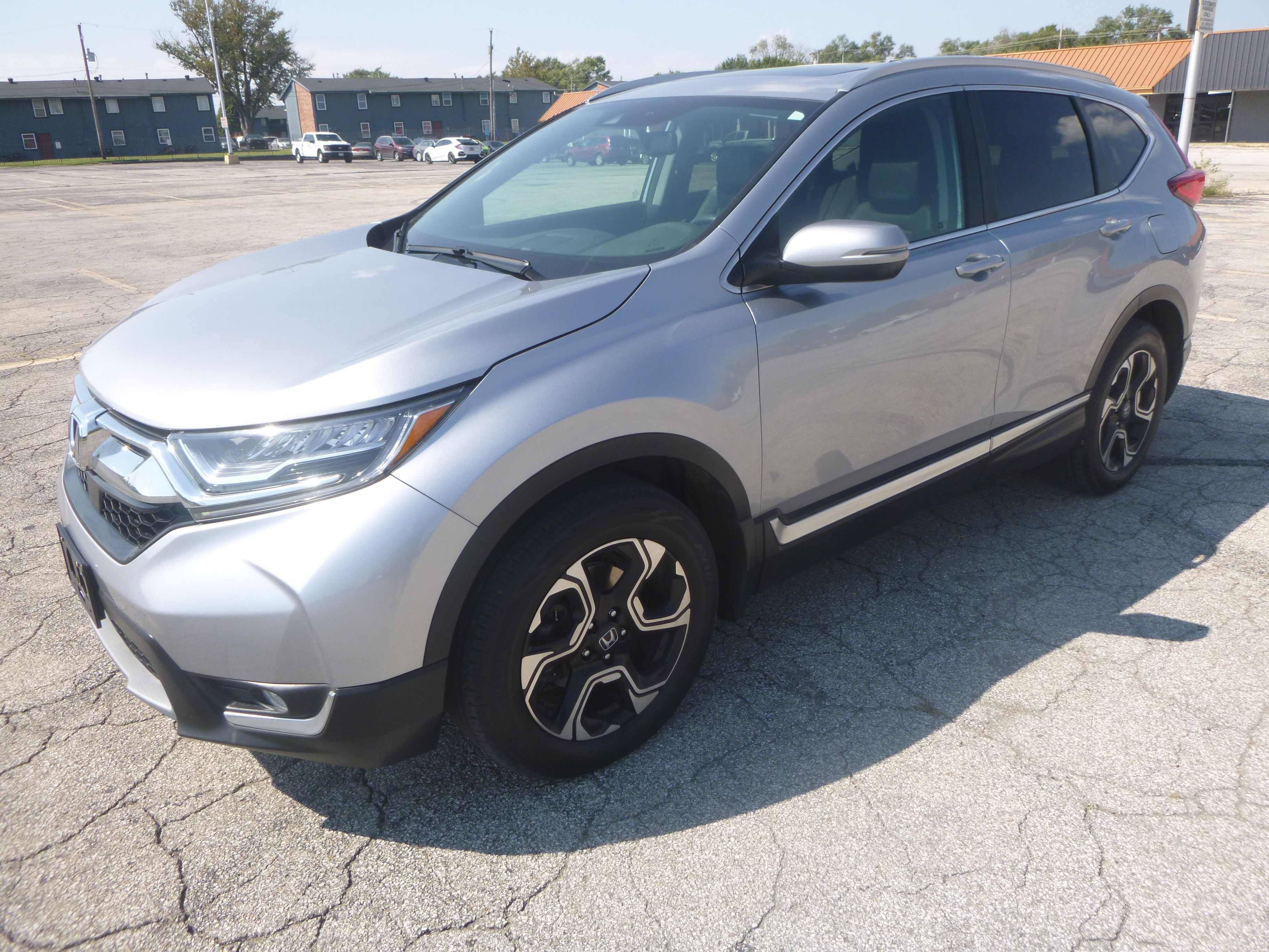 Used 2017 Honda CR-V AWD Touring image 2