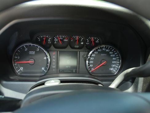 Used 2015 Chevrolet Silverado 2500 image 24