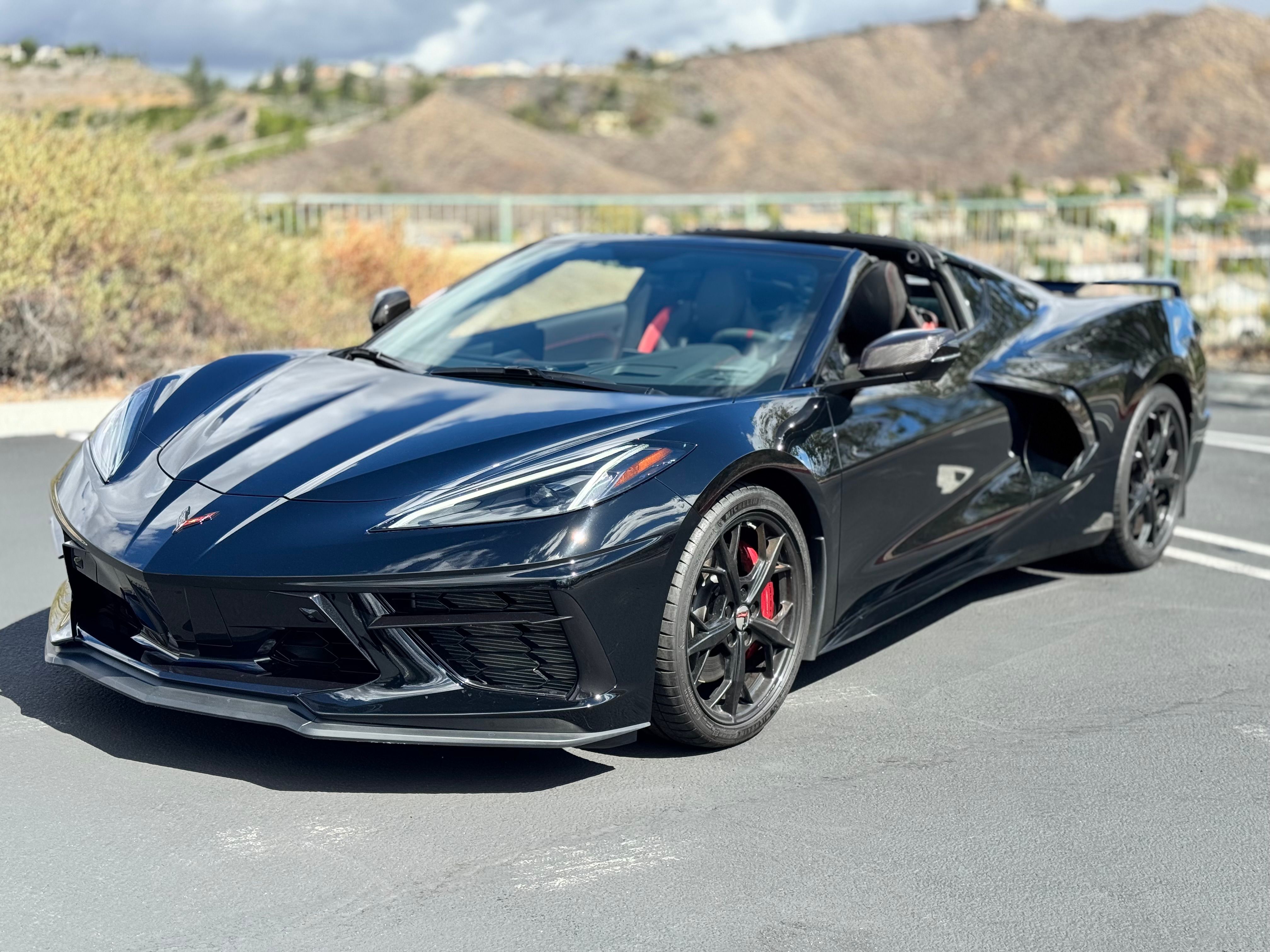 Used 2020 Chevrolet Corvette Stingray Premium Cpe w/ 3LT RWD image 2
