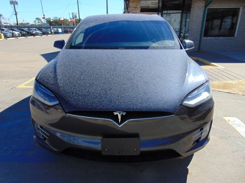 Used 2019 Tesla Model X image 2