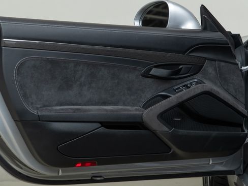 Used 2018 Porsche 911 GT2 RS image 14