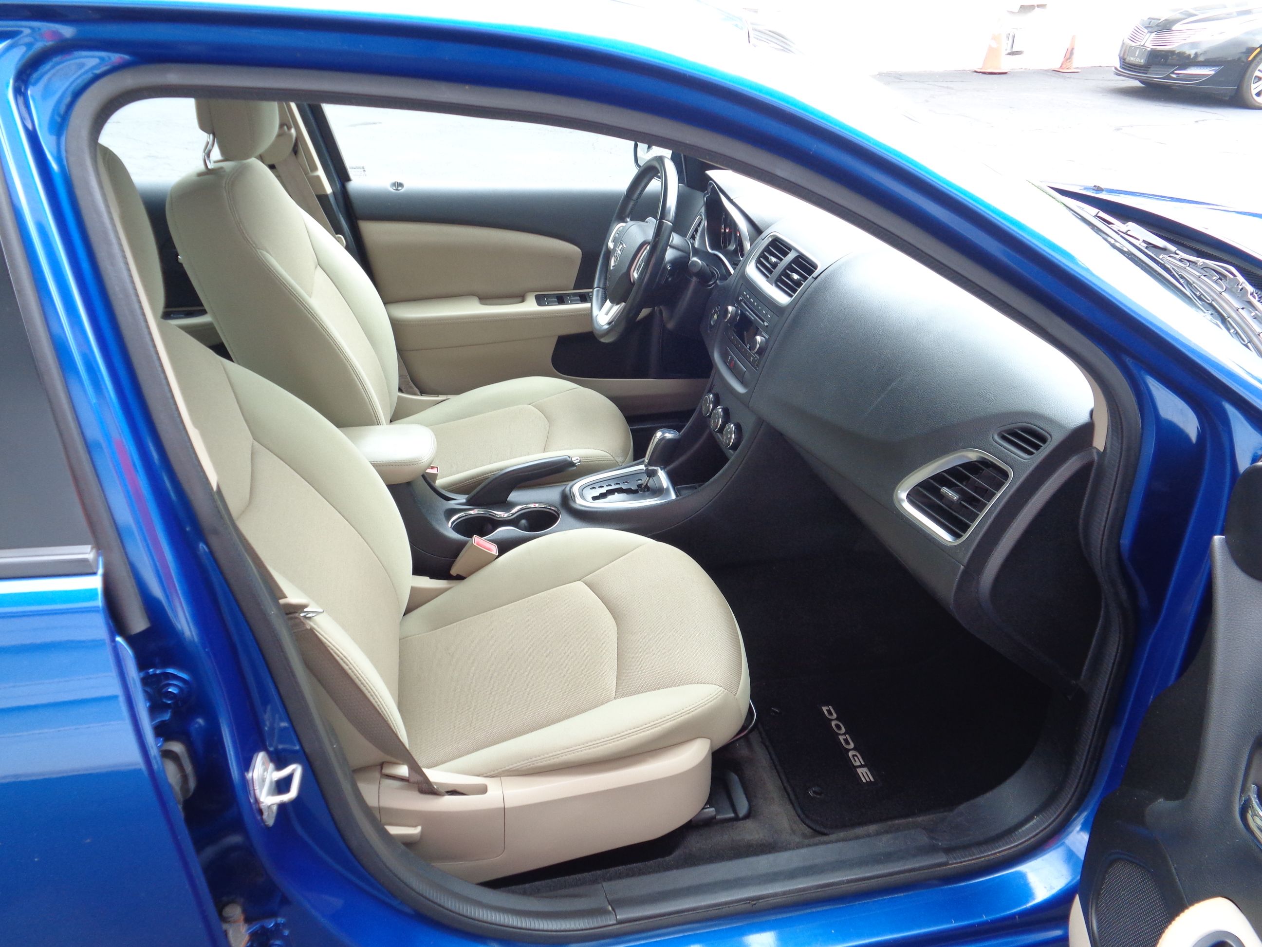 Used 2013 Dodge Avenger SXT FWD image 7