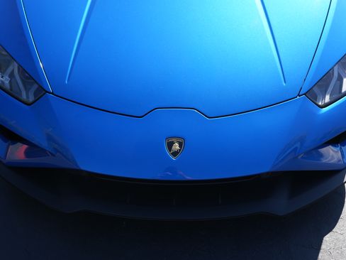Used 2020 Lamborghini Huracan EVO image 5