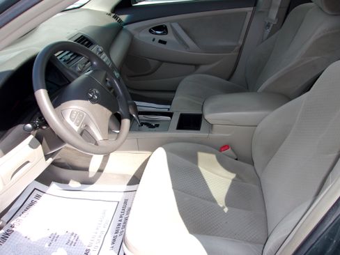 Used 2007 Toyota Camry LE Sedan FWD image 5