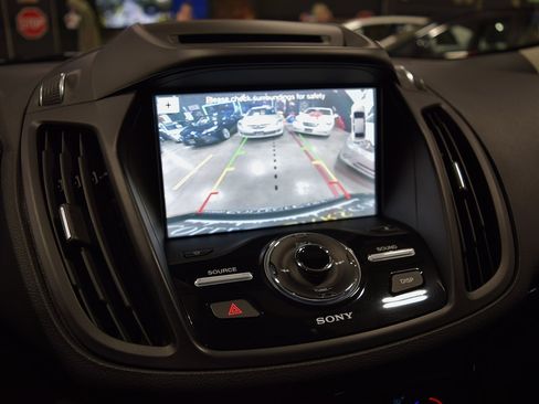 Used 2017 Ford Escape Titanium image 26