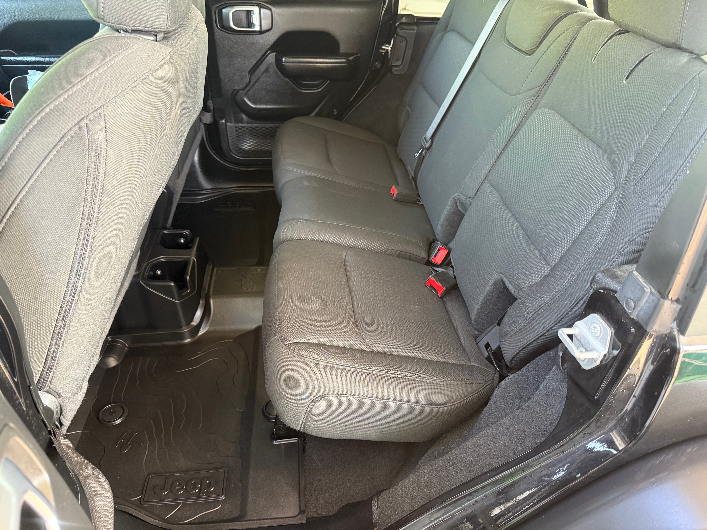 Used 2020 Jeep Wrangler 4WD Unlimited Sport image 10