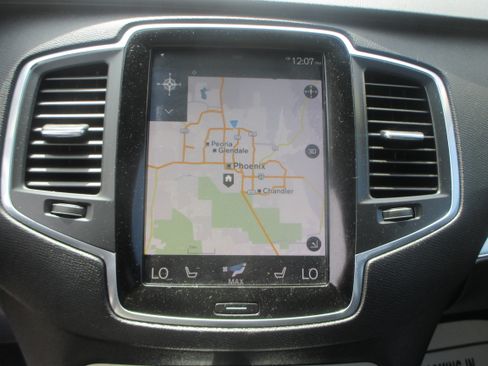 Used 2018 Volvo XC90 T5 Momentum image 9