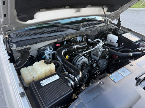 Used 2007 Chevrolet Silverado 1500 Classic W/T image 17