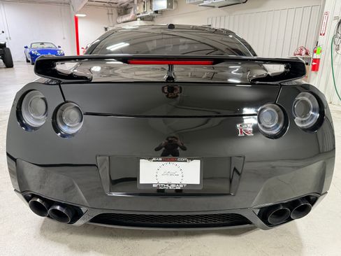 Used 2009 Nissan GT-R Premium AWD/4WD image 6