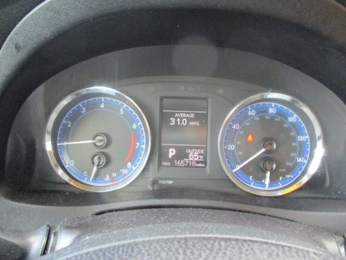 Used 2018 Toyota Corolla LE FWD image 28