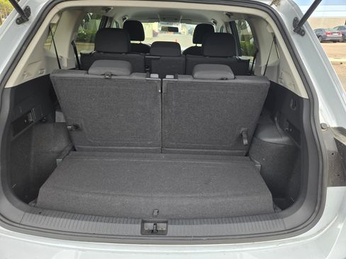 Used 2018 Volkswagen Tiguan S image 33