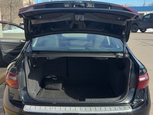 Used 2023 Volkswagen Jetta SE image 9