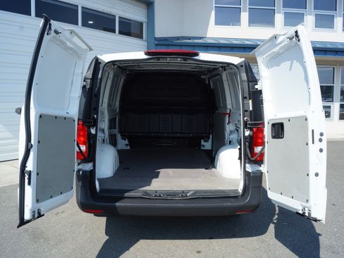 Used 2016 Mercedes-Benz Metris image 9