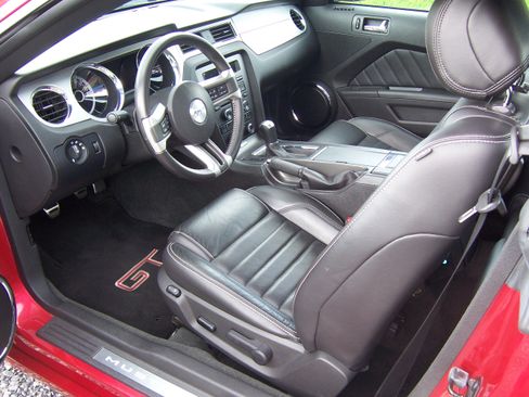 Used 2013 Ford Mustang GT Premium RWD image 12