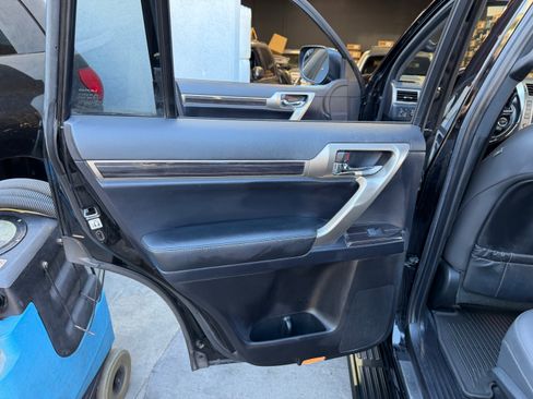 Used 2021 Lexus GX 460 Premium image 25