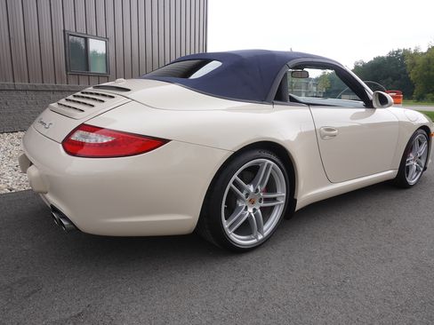 Used 2010 Porsche 911 Carrera S Cabriolet RWD image 5