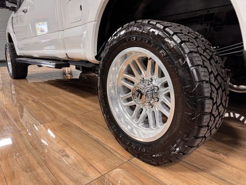 Used 2019 Ford F250 Lariat w/ Lariat Value Package image 10