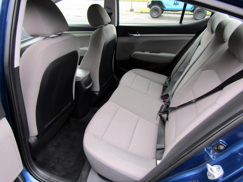 Used 2020 Hyundai Elantra SE Sedan FWD image 24