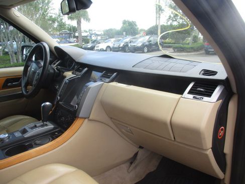 Used 2008 Land Rover Range Rover Sport HSE image 16