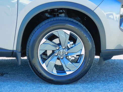 Used 2026 Nissan Rogue SV image 11