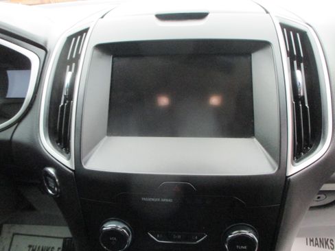 Used 2019 Ford Edge SEL Sport Utility 4D FWD image 4