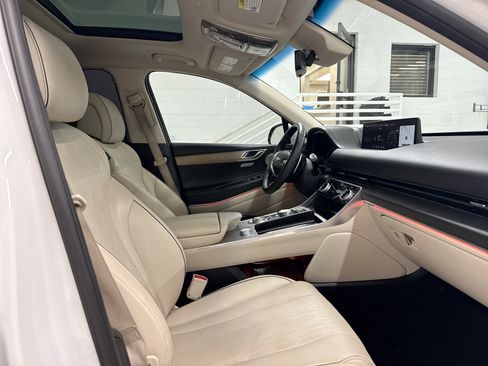 Used 2023 Genesis GV80 AWD 2.5T image 9