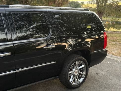 Used 2014 Cadillac Escalade ESV Platinum image 34