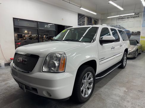 Used 2008 GMC Yukon XL Denali image 2