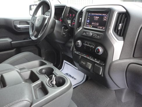 Used 2022 Chevrolet Silverado 1500 4x4 Crew Cab Custom Trail Boss image 23