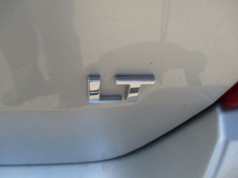 Used 2019 Chevrolet Trax LT AWD/4WD image 12