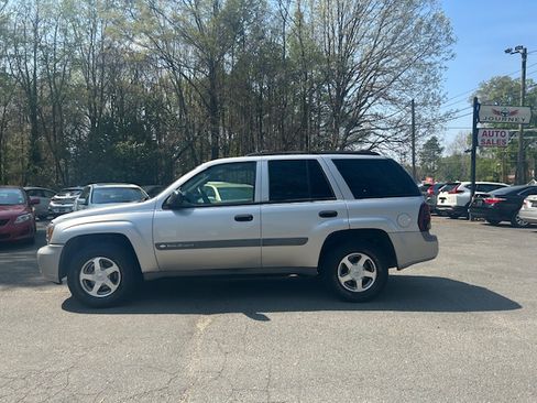 Used 2004 Chevrolet TrailBlazer LS image 2