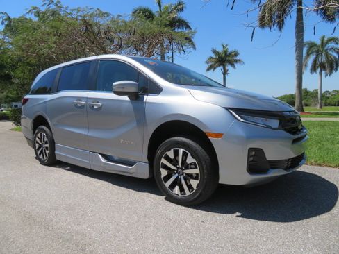 Used 2026 Honda Odyssey EX-L image 6