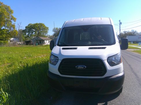 Used 2019 Ford Transit 150 XL image 7