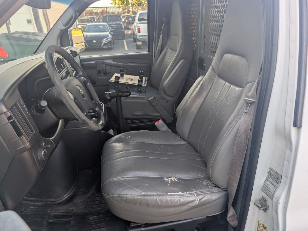 Used 2013 Chevrolet Express 2500 RWD image 10