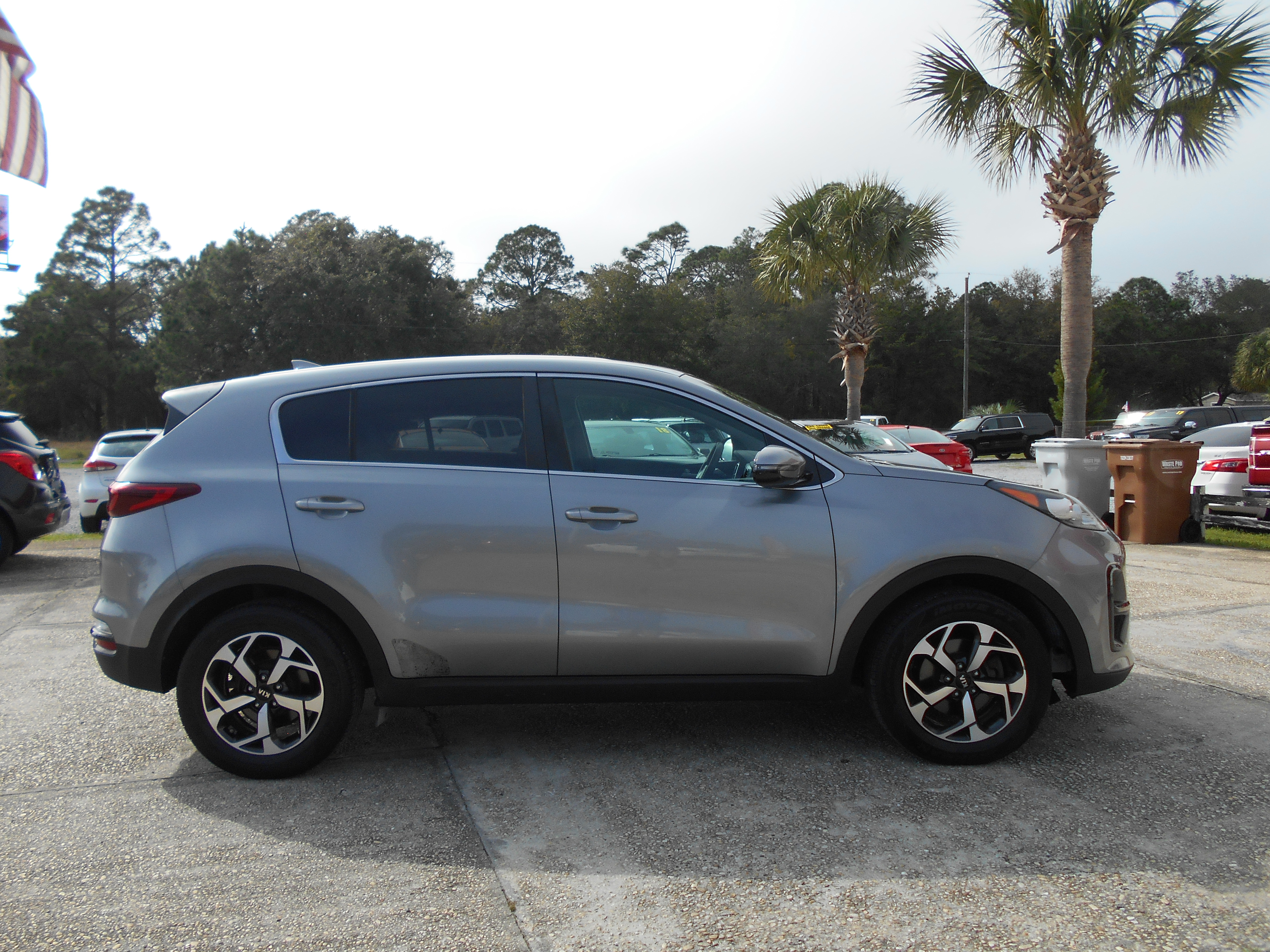 Used 2020 Kia Sportage LX FWD image 1