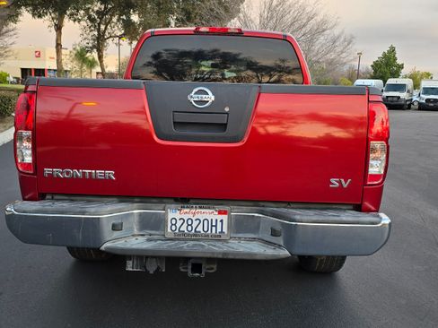 Used 2012 Nissan Frontier SV image 9