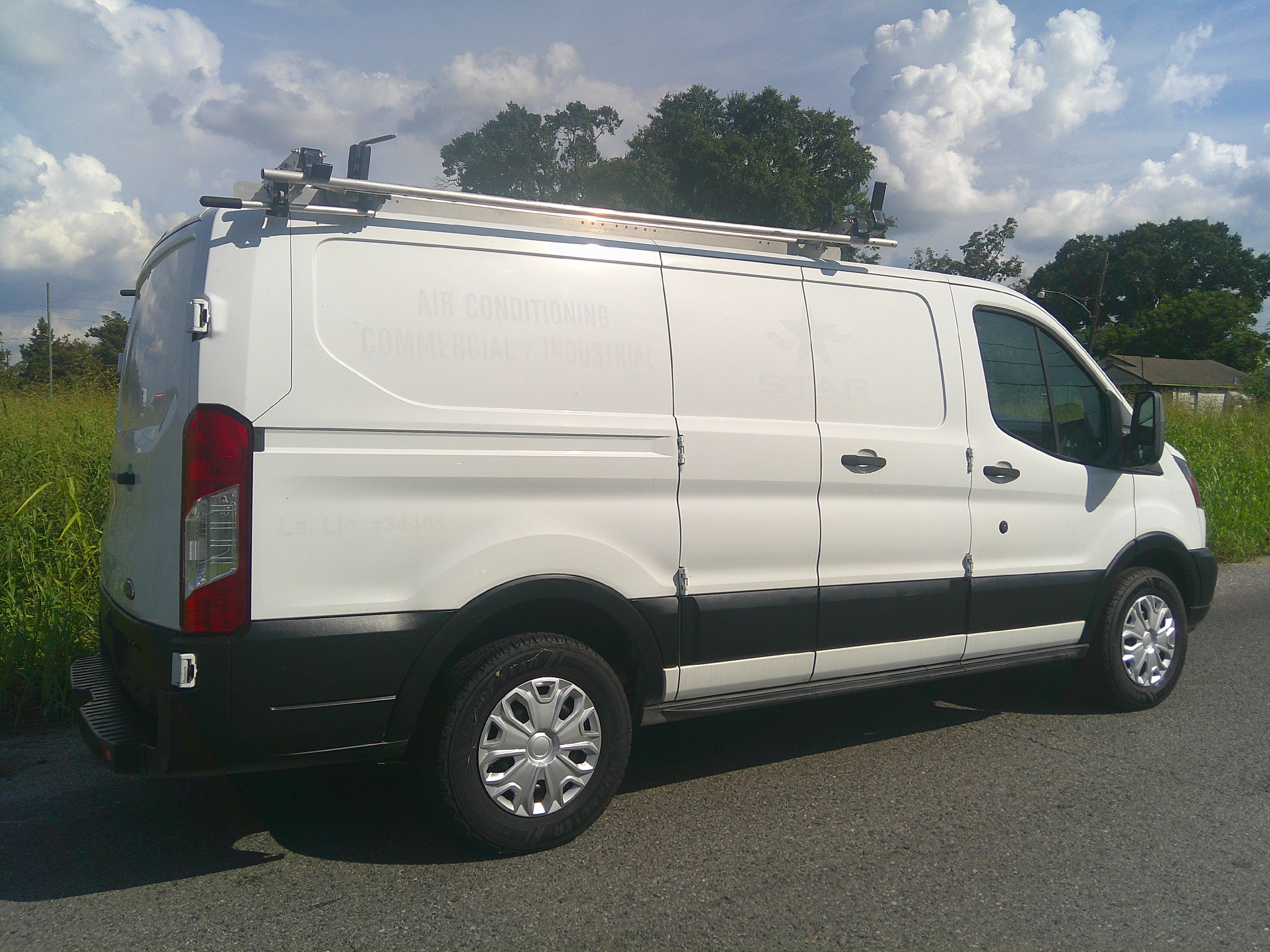 Used 2019 Ford Transit 150 XL RWD image 1