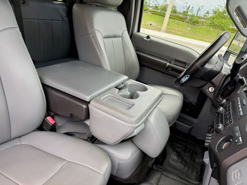 Used 2012 Ford F550 image 76